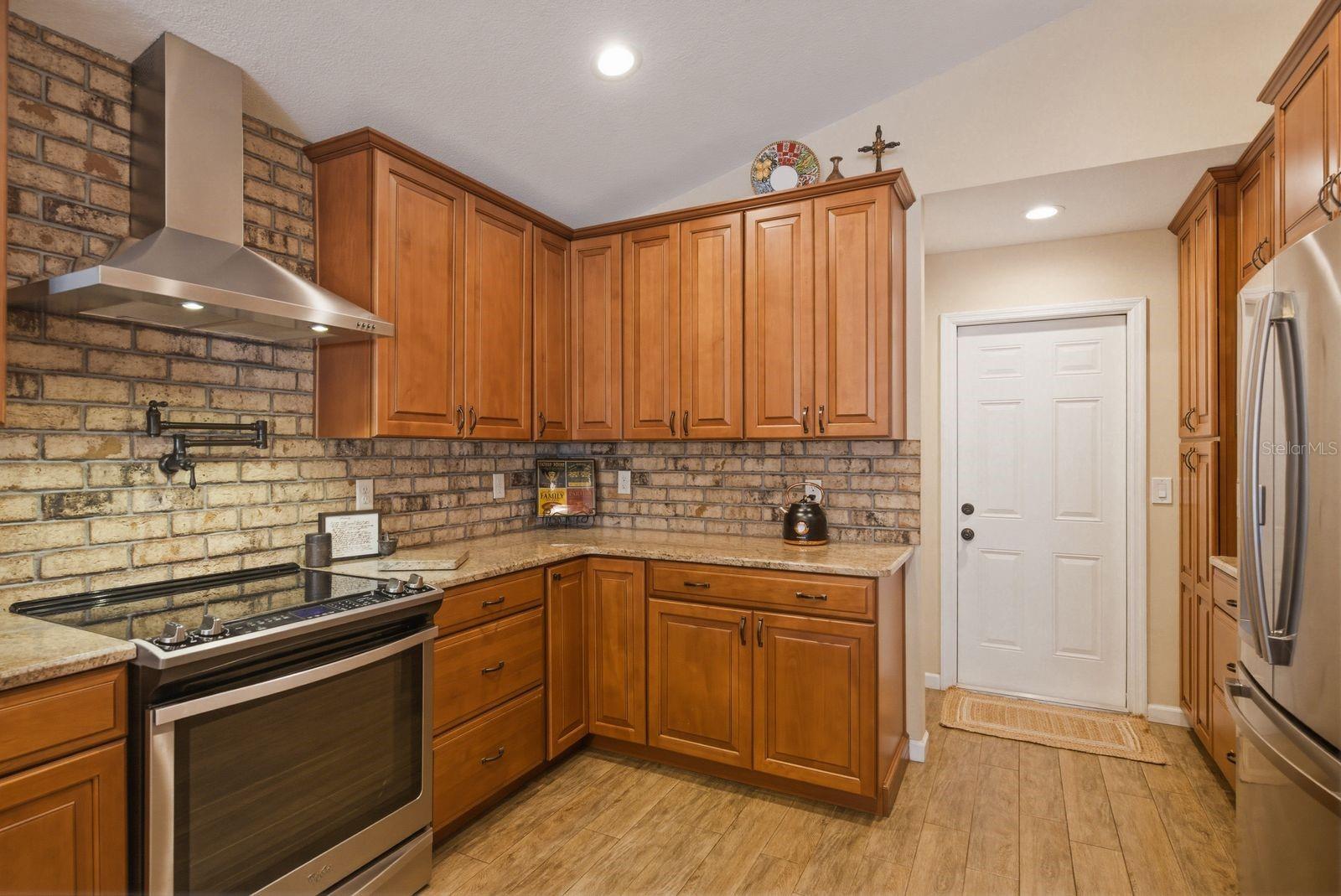 3228 Bentley Dr Property Photo 13