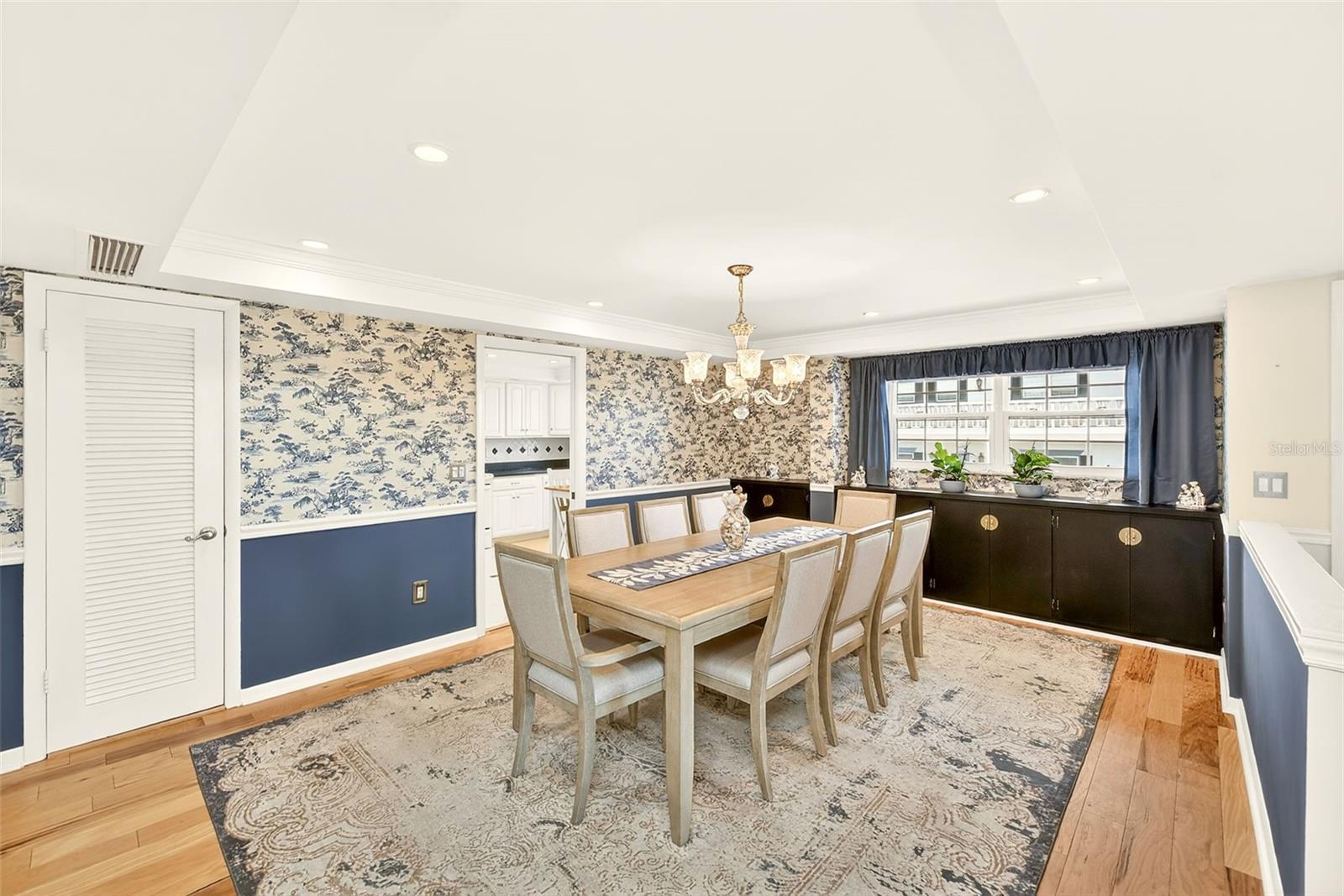 131 Bluff View Dr #401 Property Photo 5