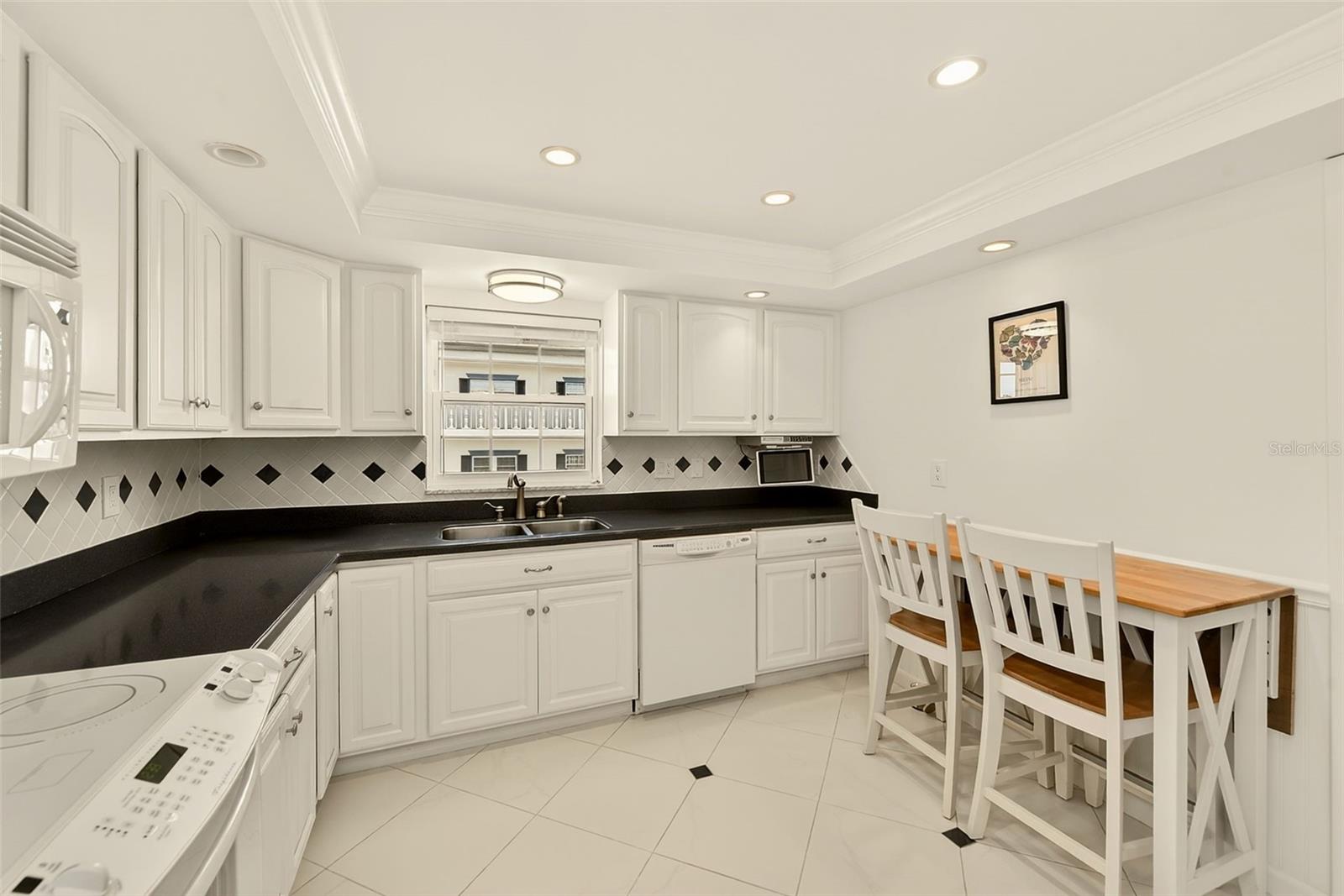 131 Bluff View Dr #401 Property Photo 14