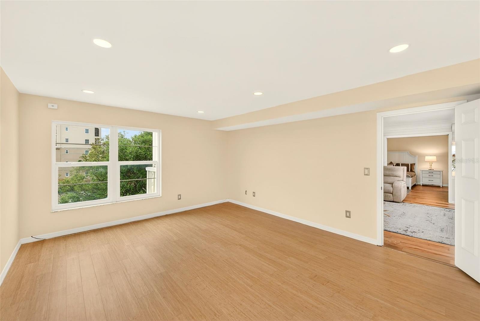 131 Bluff View Dr #401 Property Photo 22