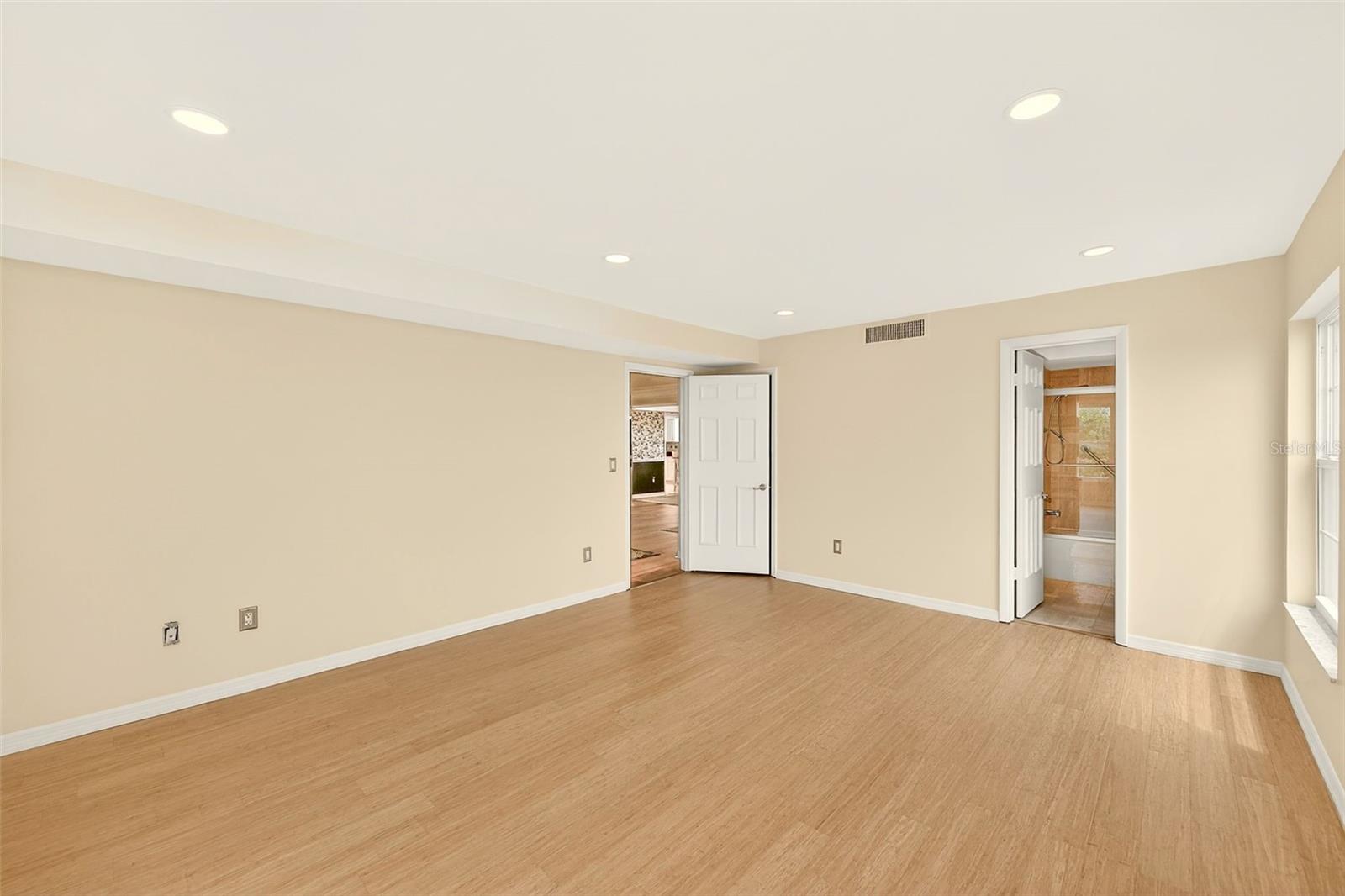 131 Bluff View Dr #401 Property Photo 23