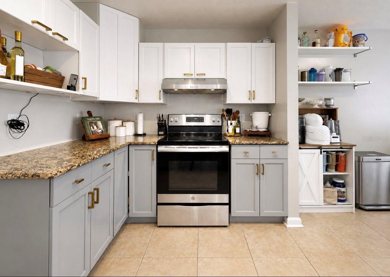 10331 Summerview Cir Property Photo 13