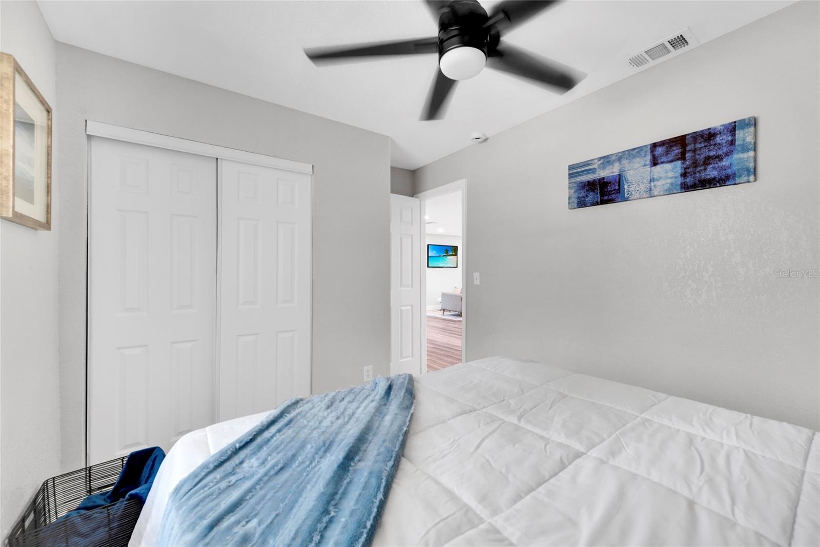 429 E Oakwood St Property Photo 16