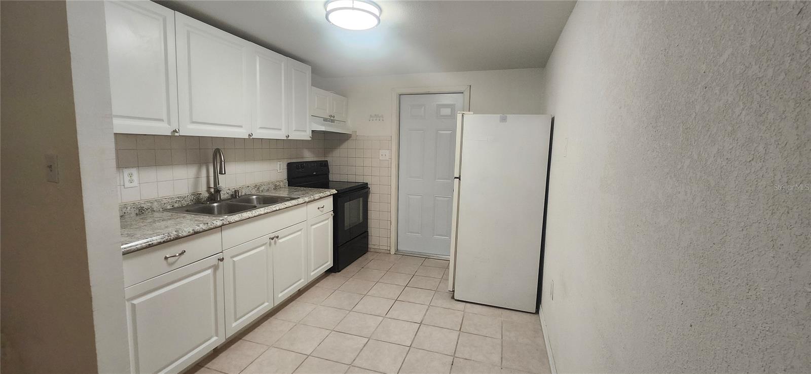 5320 Pine St #a Property Photo 4