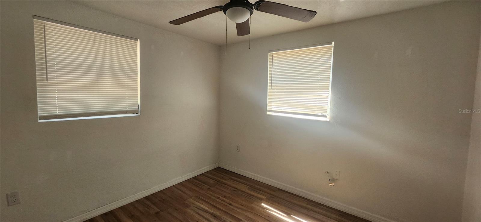 5320 Pine St #a Property Photo 5