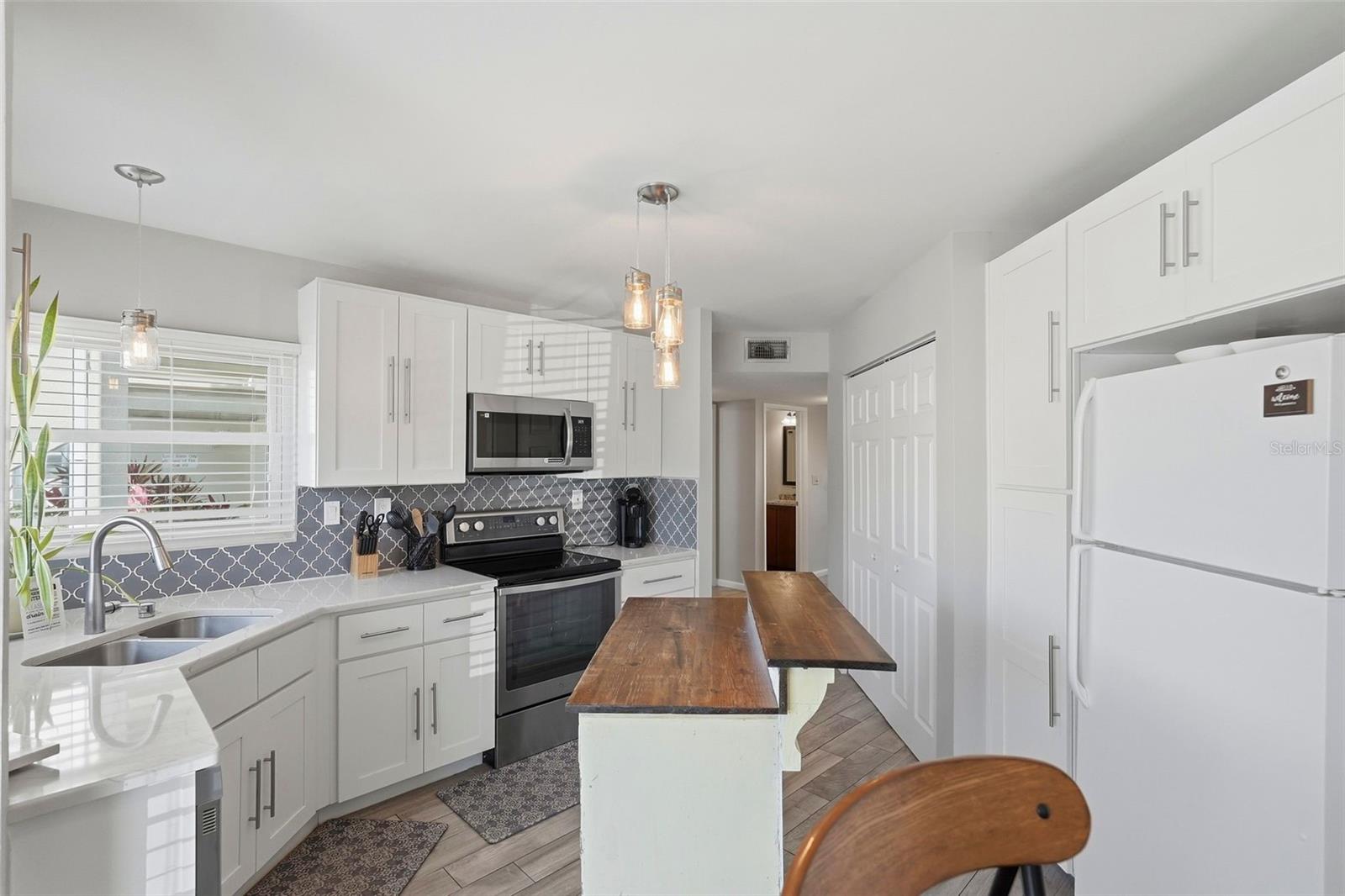 6151 Bahia Del Mar Blvd #123 Property Photo 9