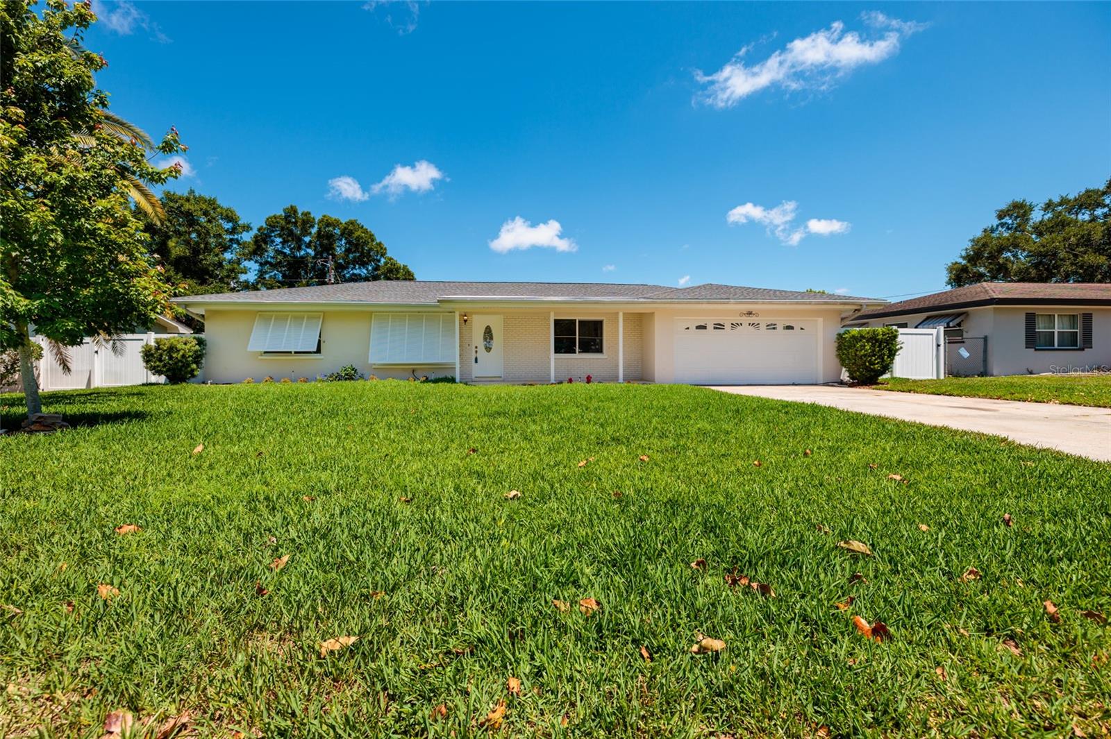 1732 Emerald Dr Property Photo 3