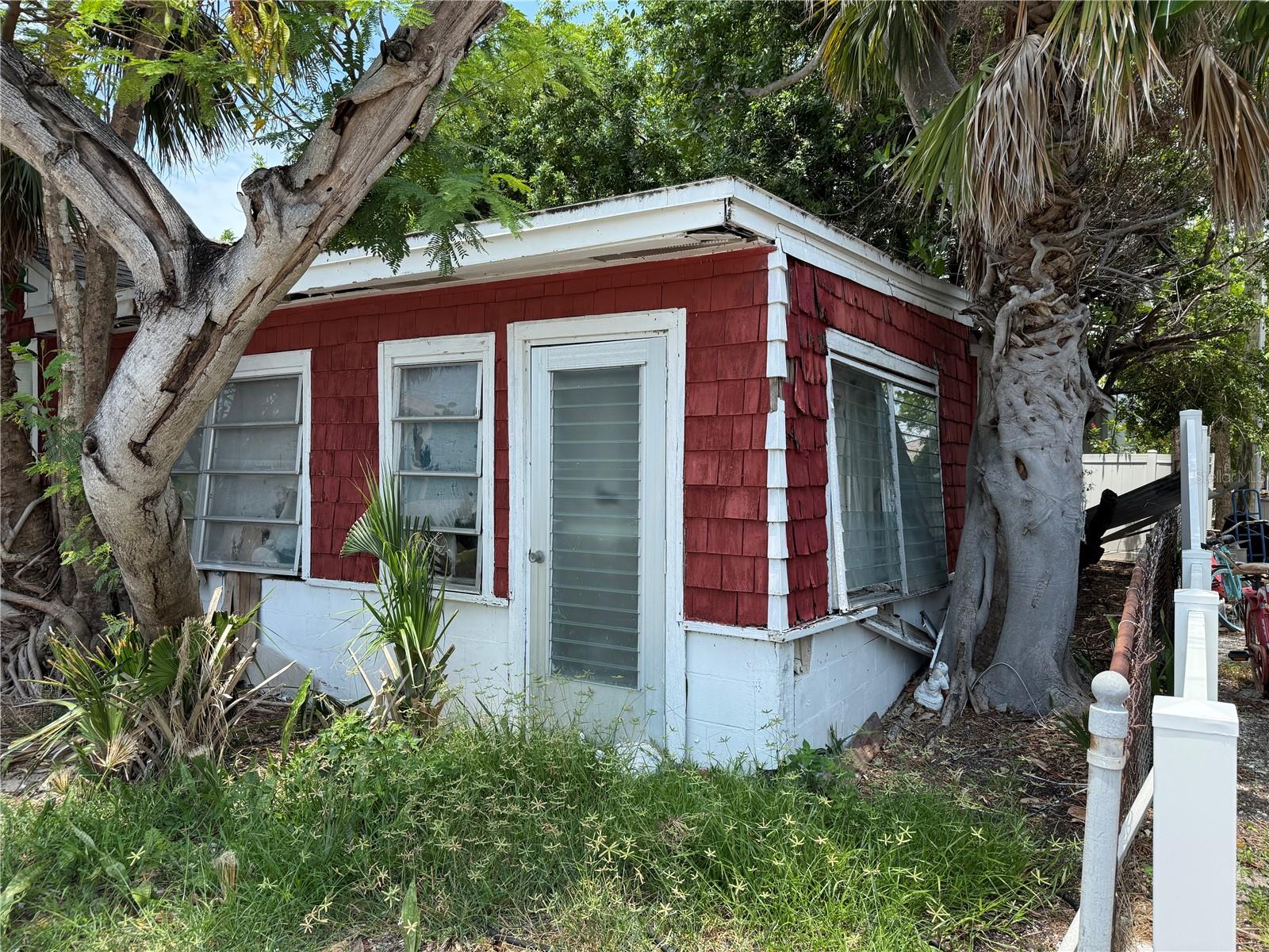 116 85th Ave Property Photo 2