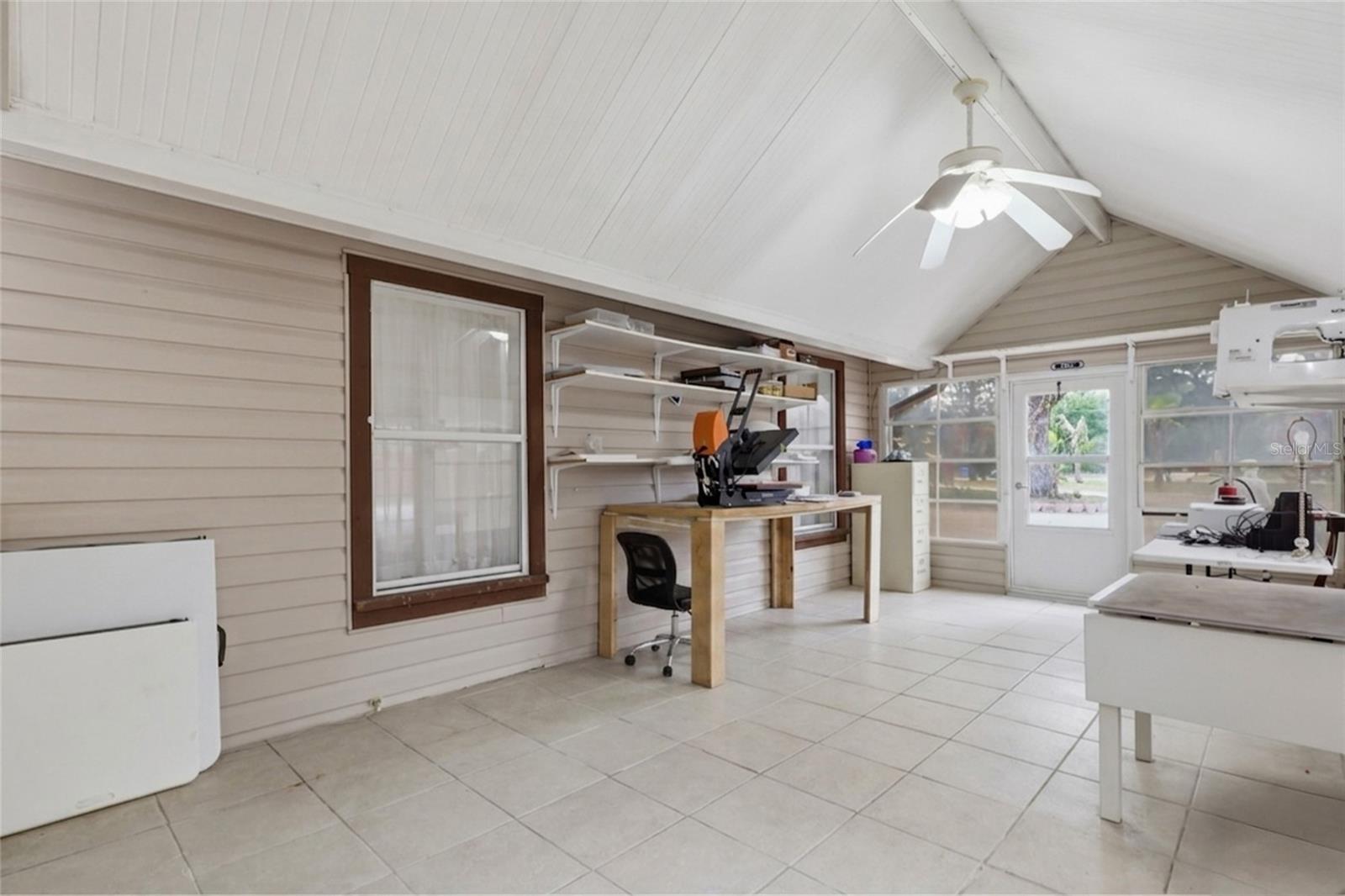 TB8504928 Property Photo 3