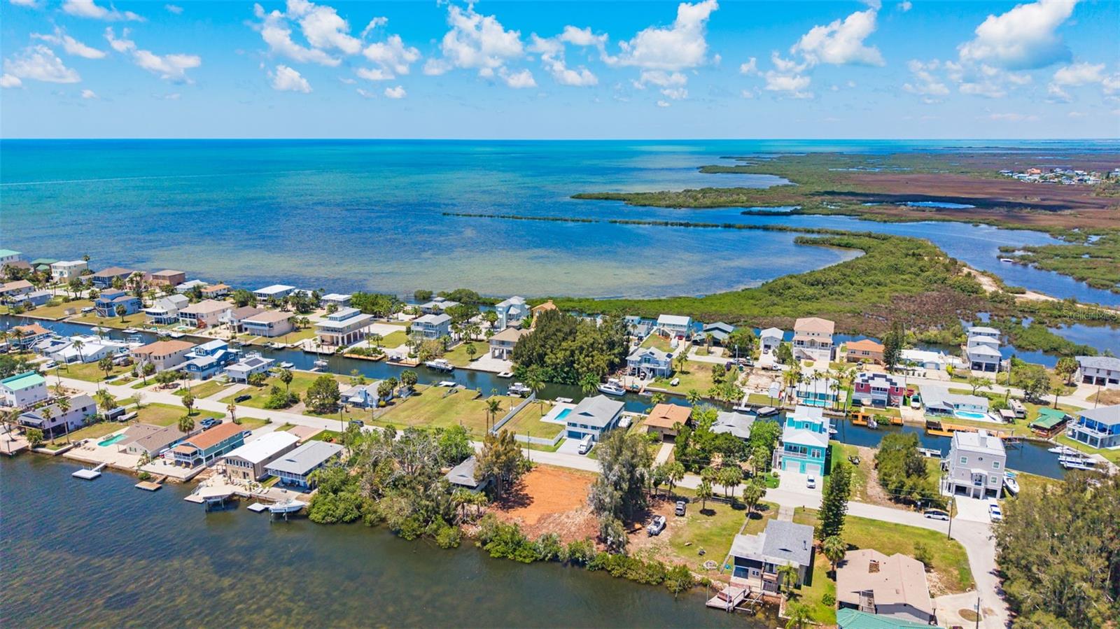 6646 Seaview Blvd Property Photo 2
