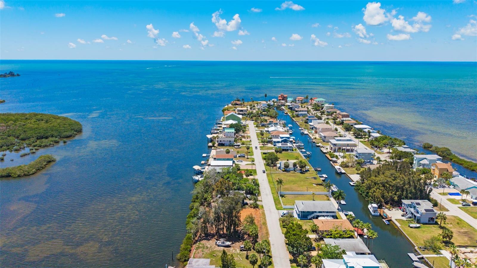 6646 Seaview Blvd Property Photo 3