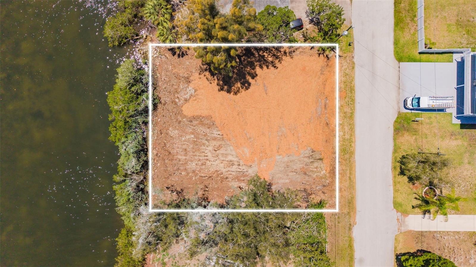 6646 Seaview Blvd Property Photo 5