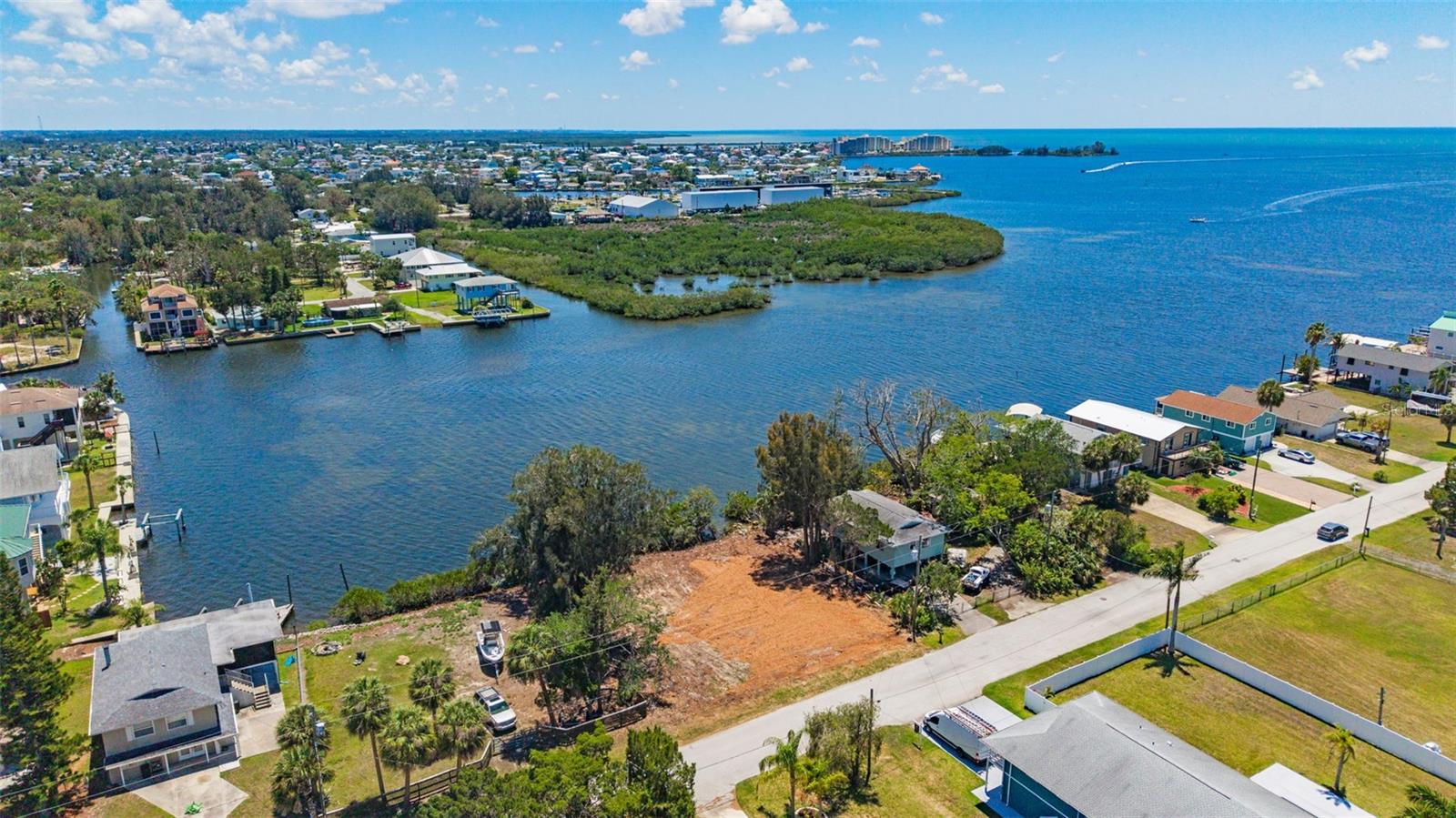 6646 Seaview Blvd Property Photo 8