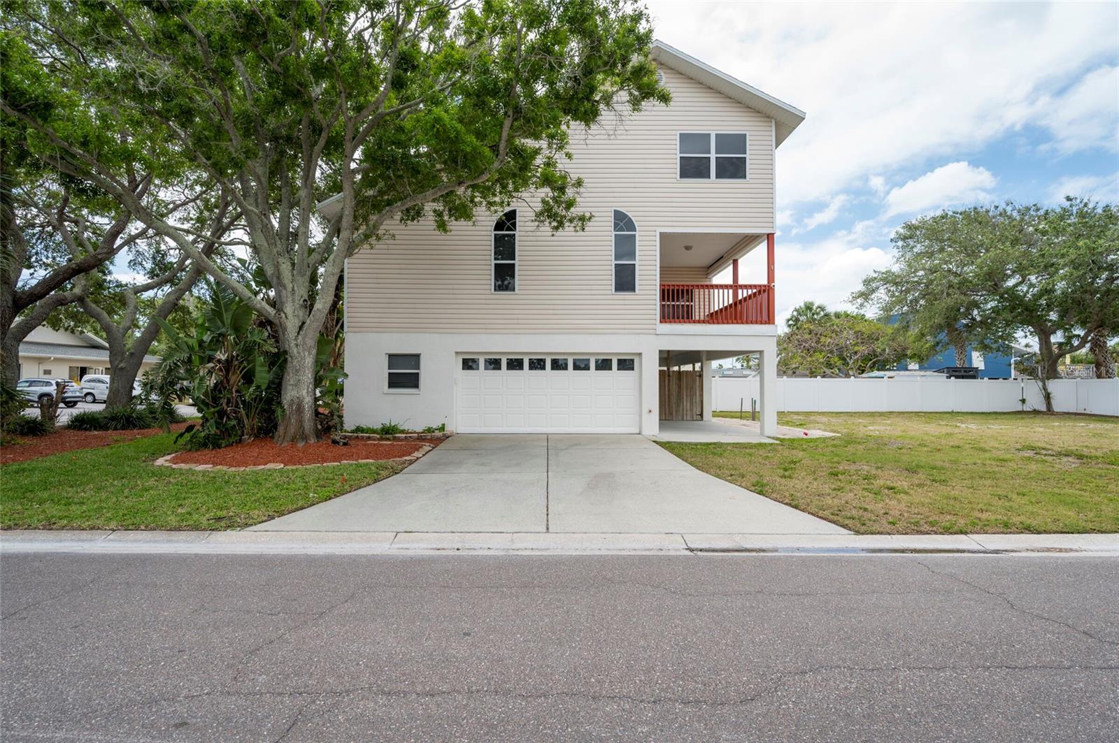 TB8505021 Property Photo 1