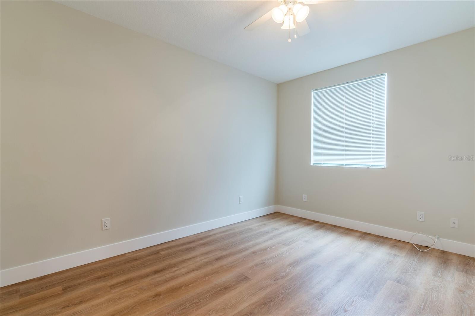 TB8505021 Property Photo 22