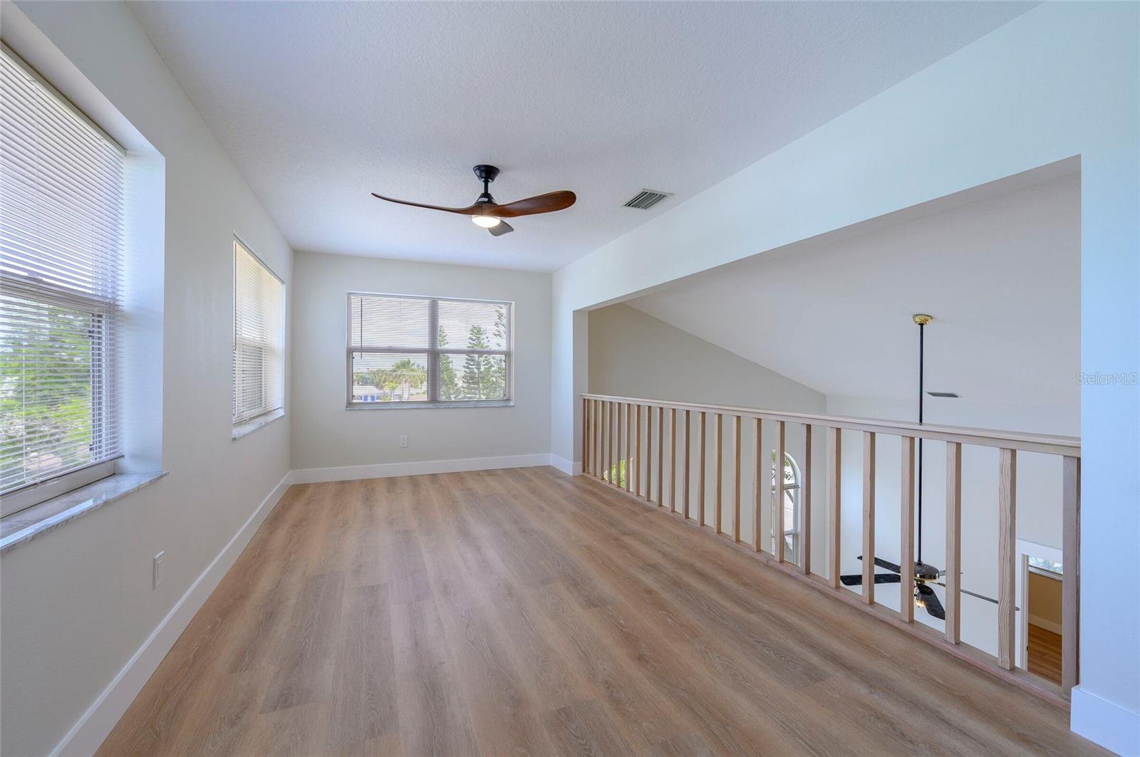 TB8505021 Property Photo 33