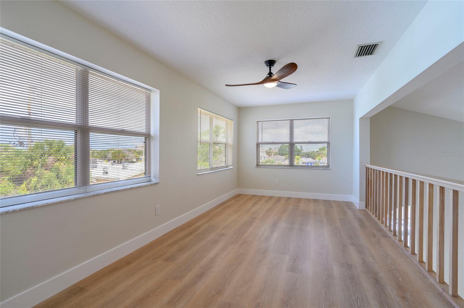 TB8505021 Property Photo 34