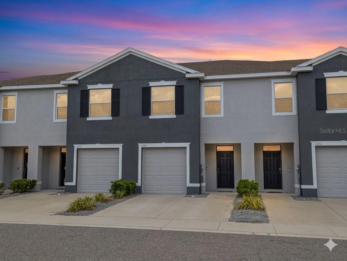 6934 BREEZY PALM DR Property Photo 1