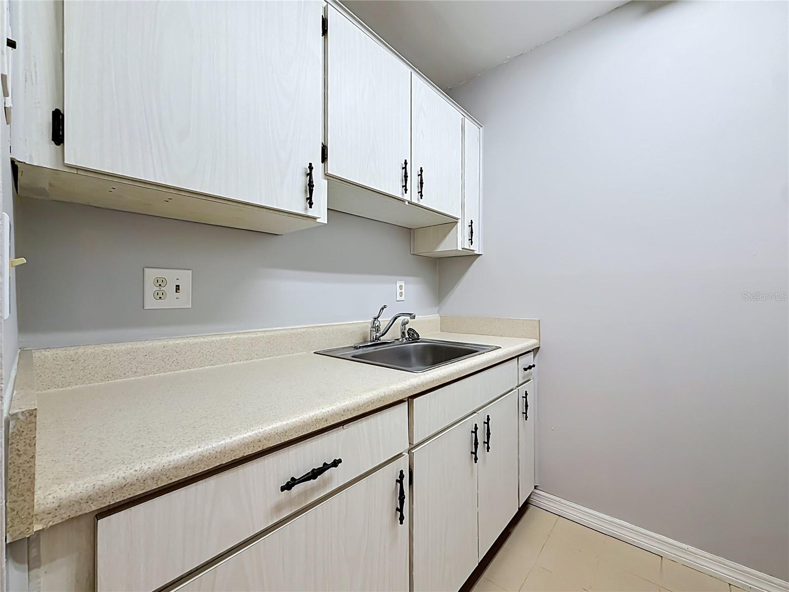 2474 Enterprise Rd #3 Property Photo 11