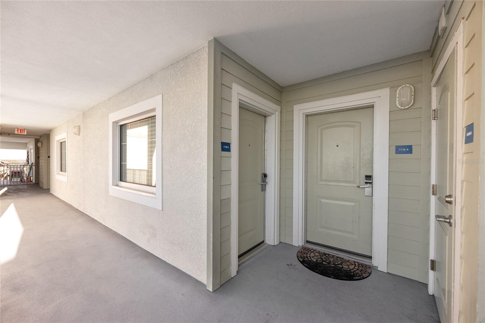 399 2nd St #718 Property Photo 8