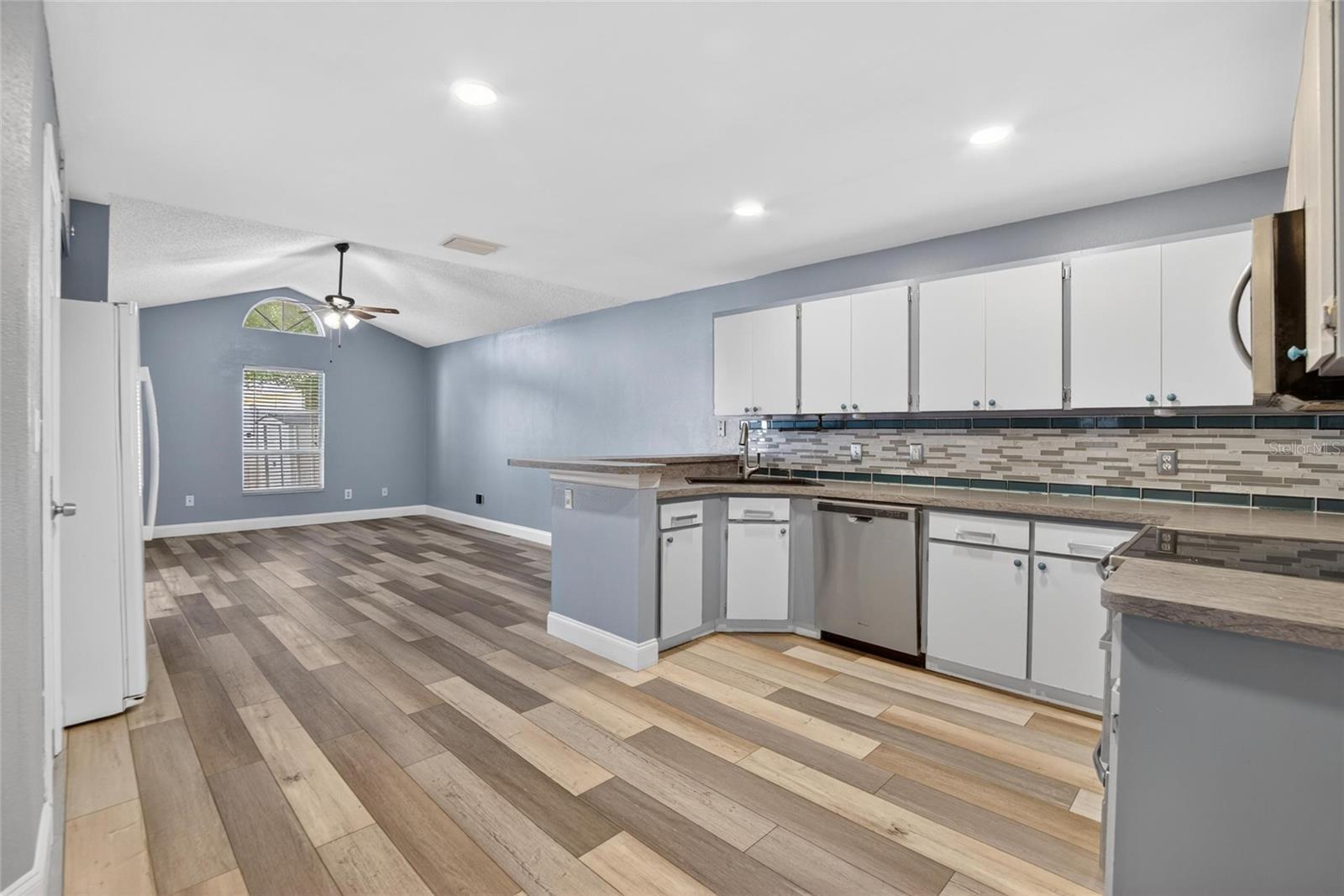 305 Sand Ridge Dr Property Photo 12