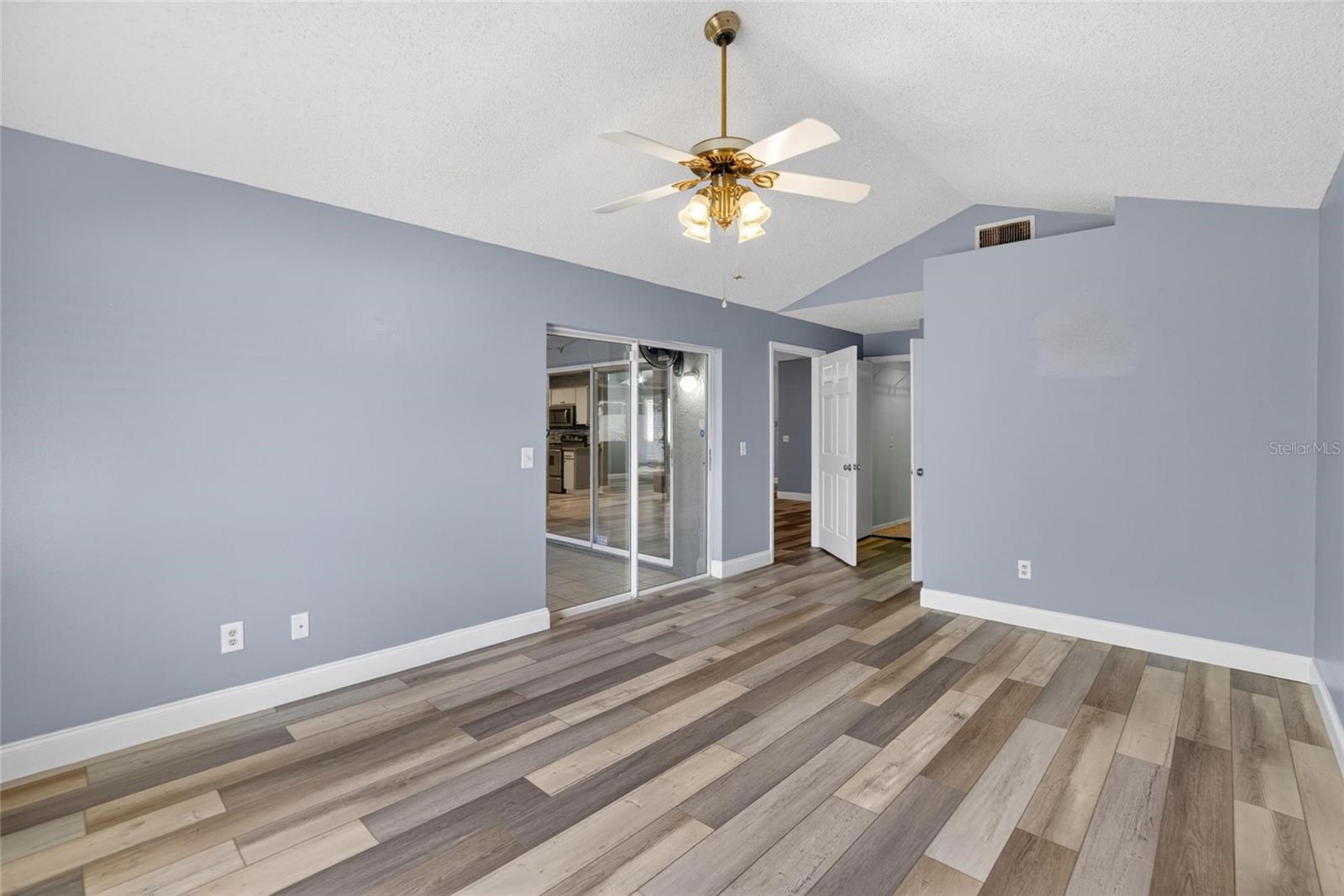 305 Sand Ridge Dr Property Photo 15