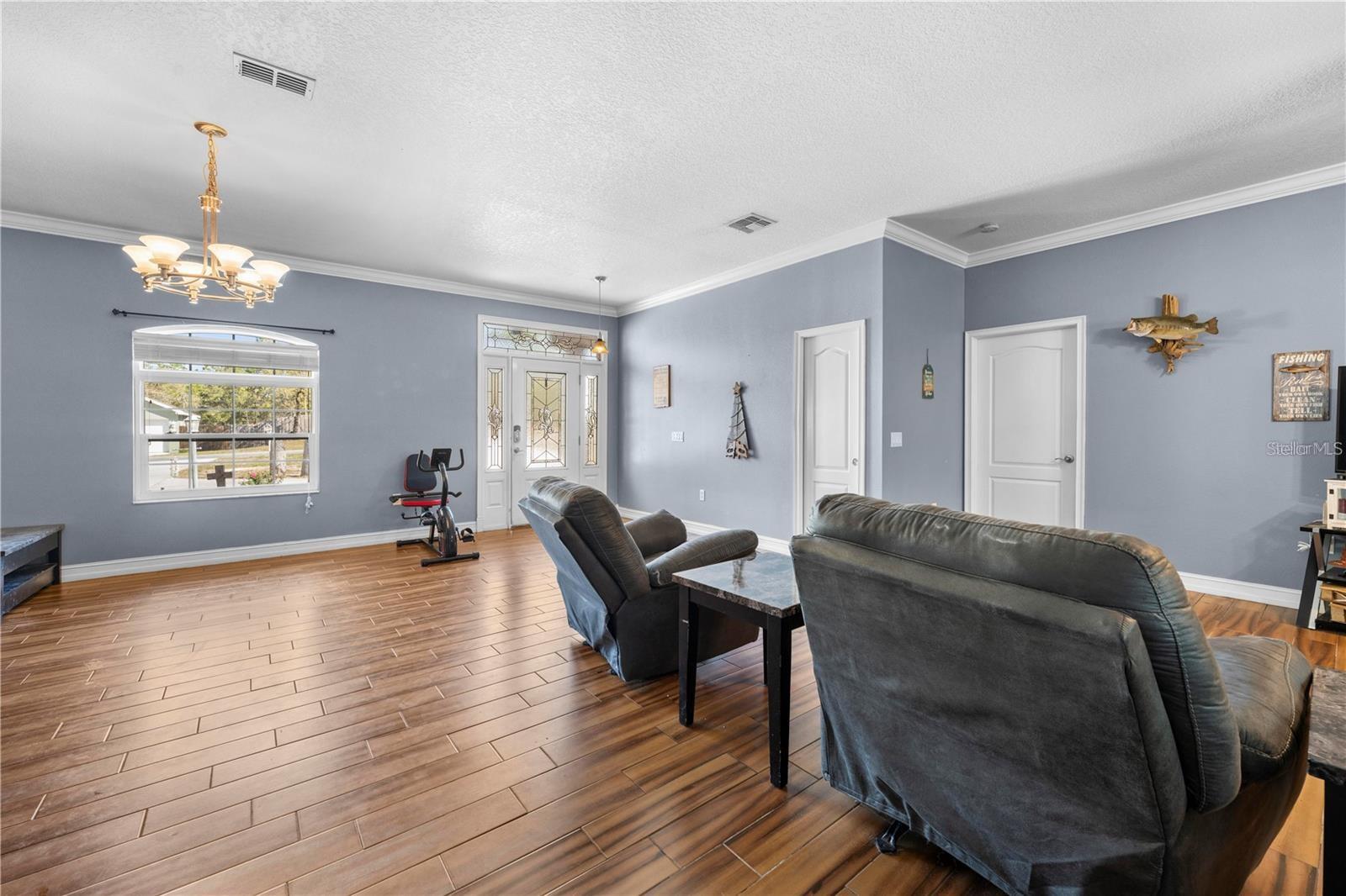 13040 Quigley Ave Property Photo 15
