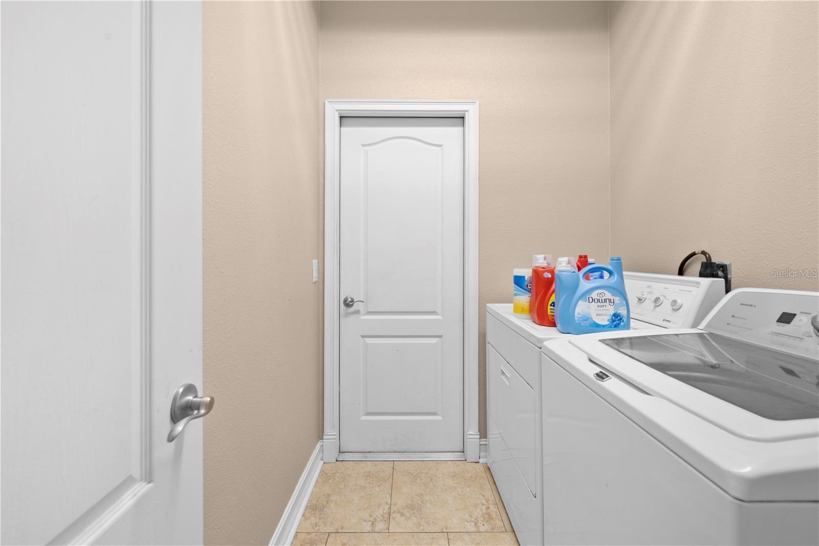 13040 Quigley Ave Property Photo 32