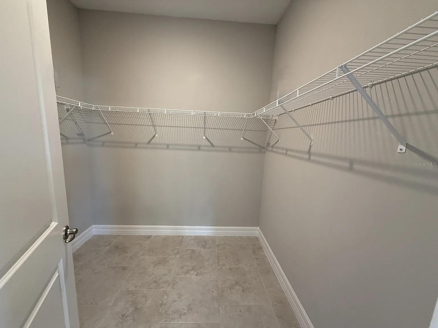 2039 E Newhaven St Property Photo 6