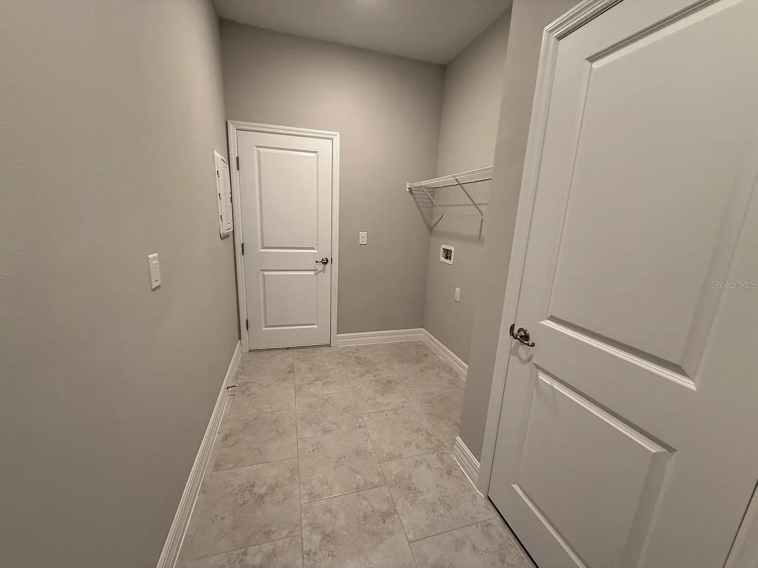 2039 E Newhaven St Property Photo 7