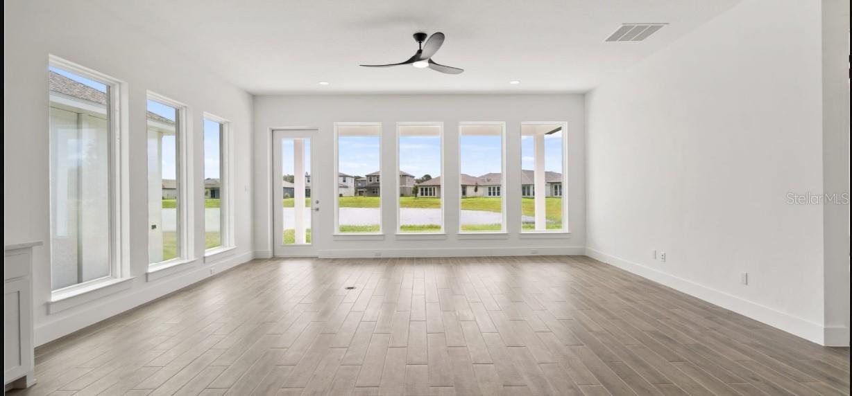 7910 Bon Air Way Property Photo 3