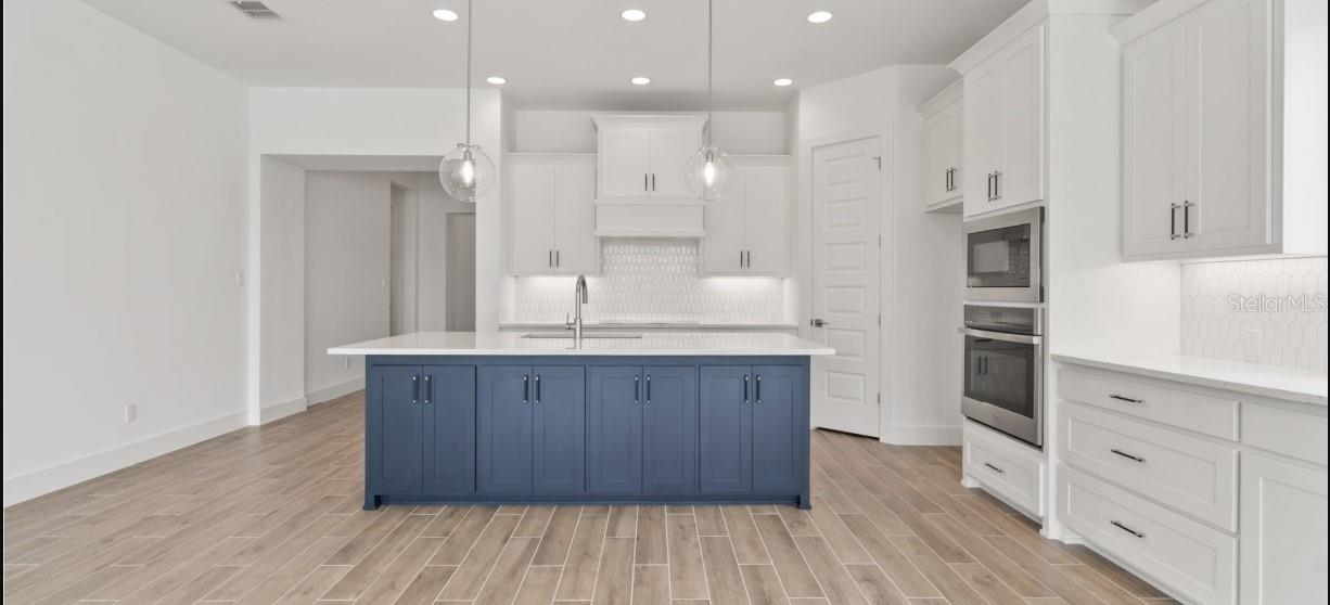 7910 Bon Air Way Property Photo 6