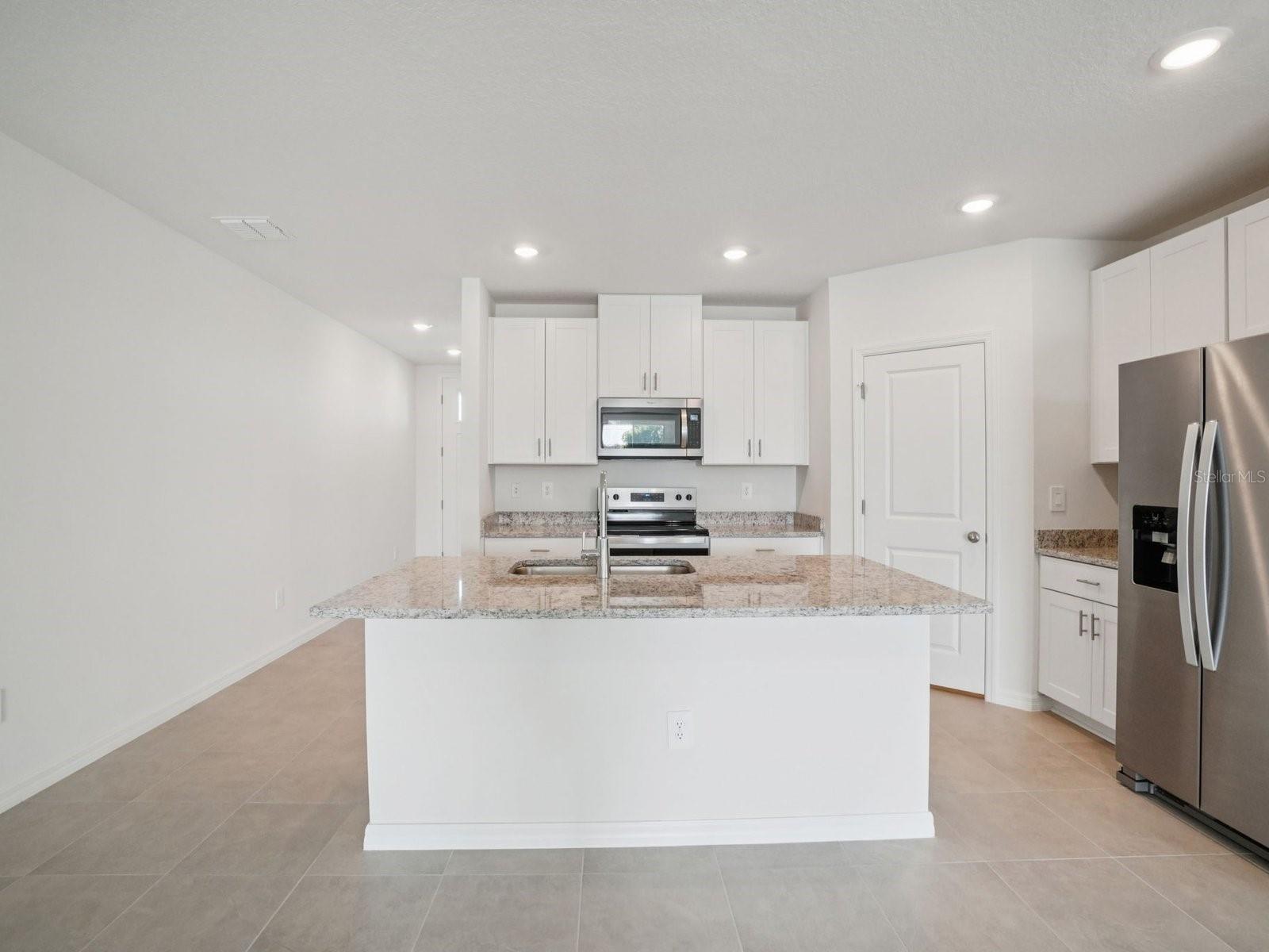 1696 Coolridge Pl Property Photo 6