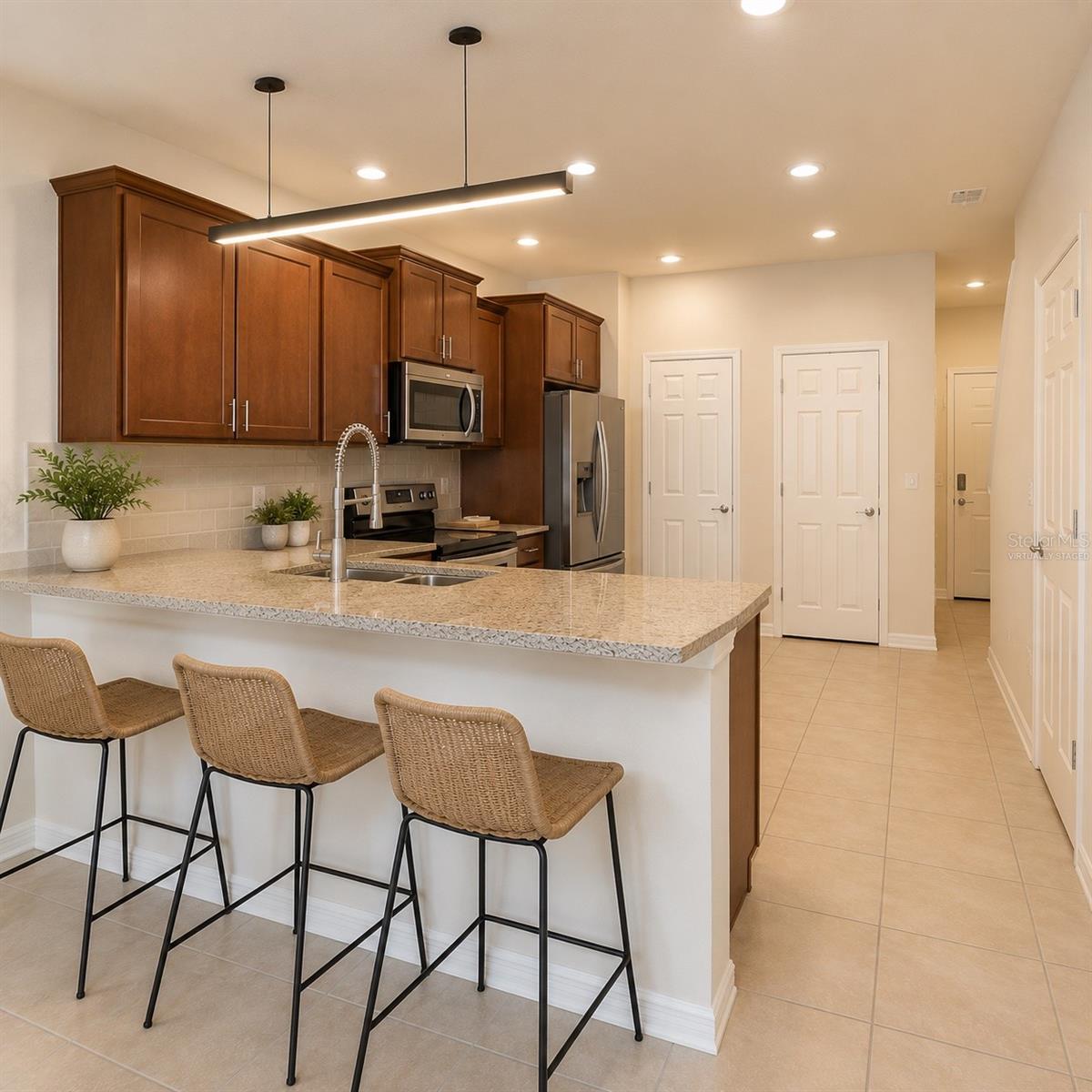 5368 Sylvester Loop Property Photo 3