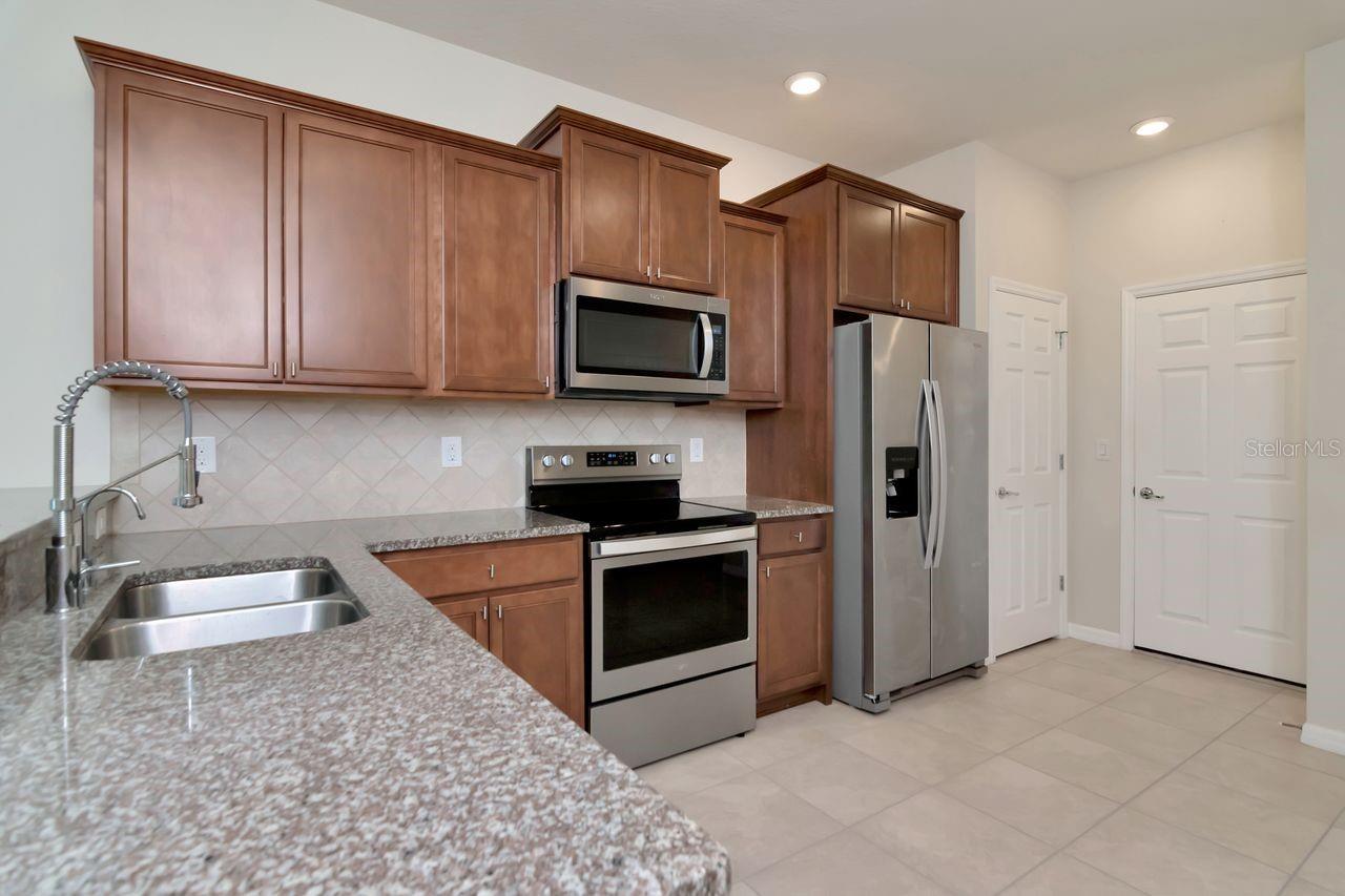 5368 Sylvester Loop Property Photo 18