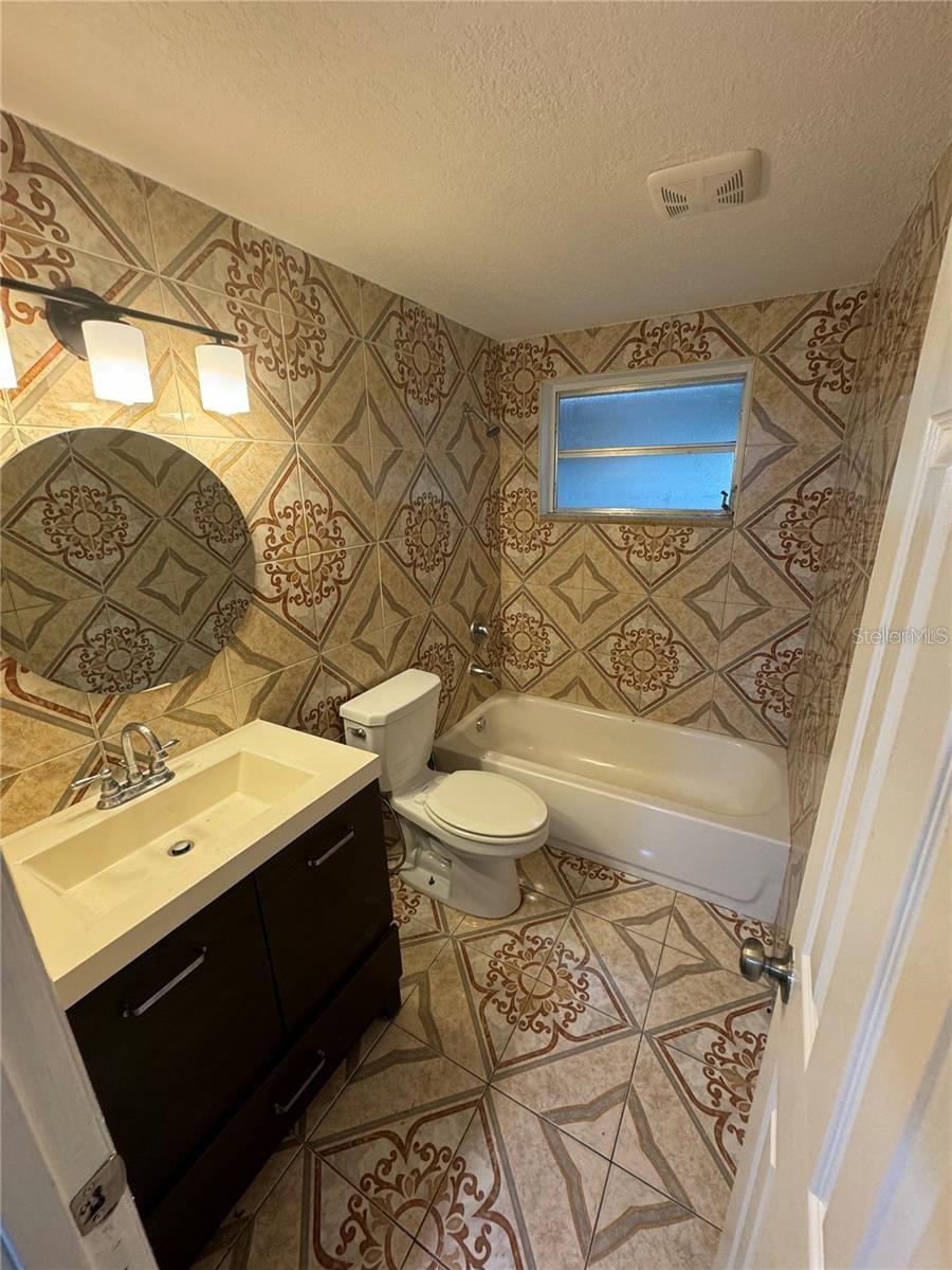 10601 N 52nd St Property Photo 4