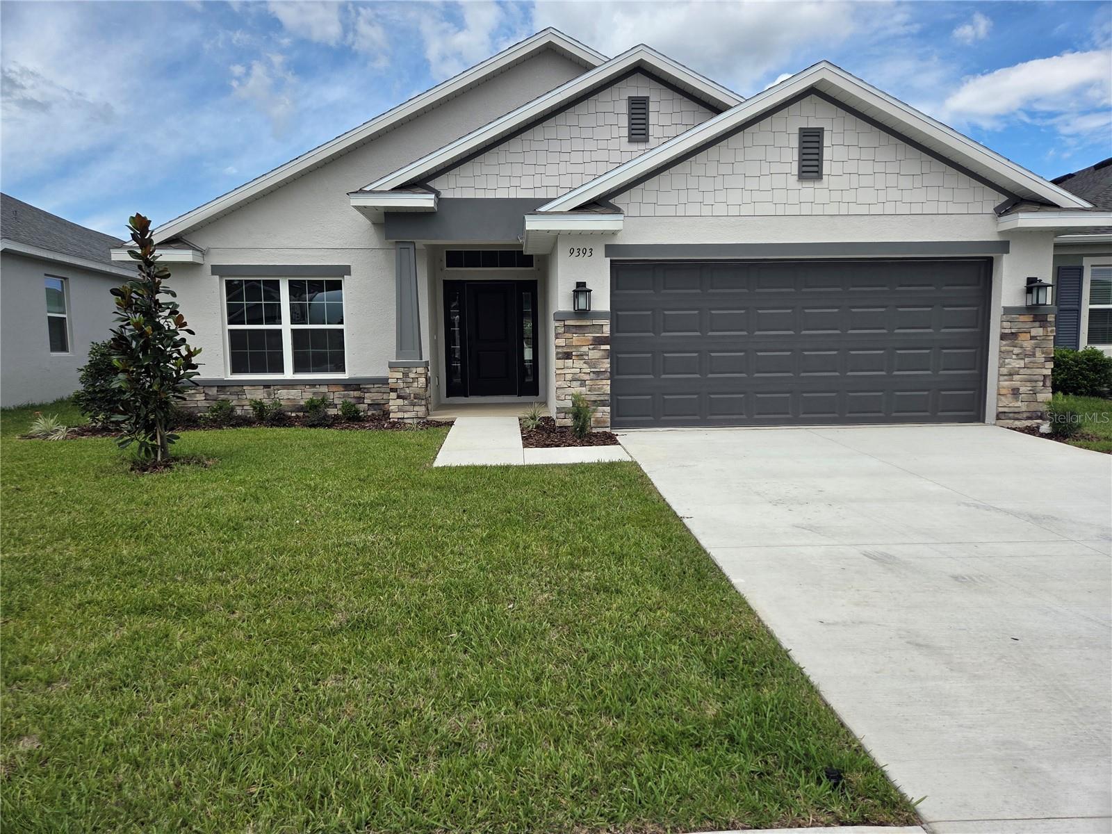 9393 HIGHLAND HILLS DR ST Property Photo 1