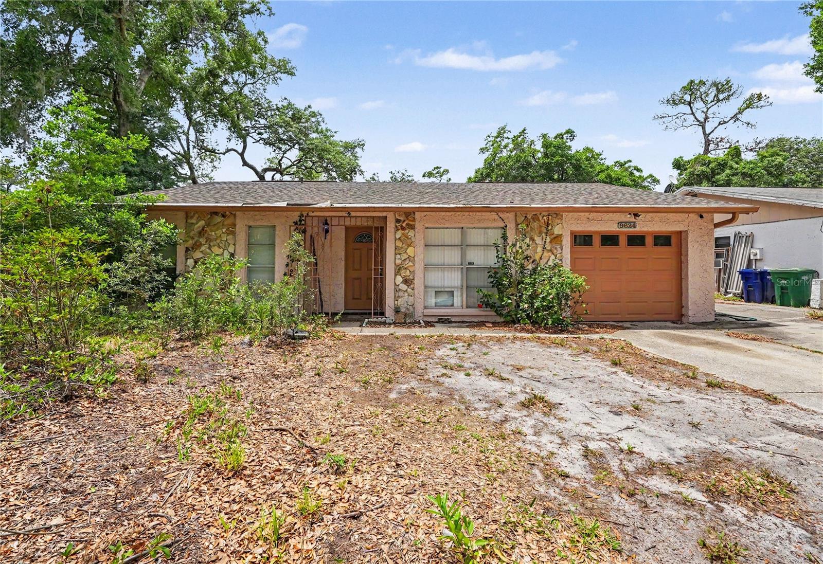 9624 Hidden Oaks Cir Property Photo 1