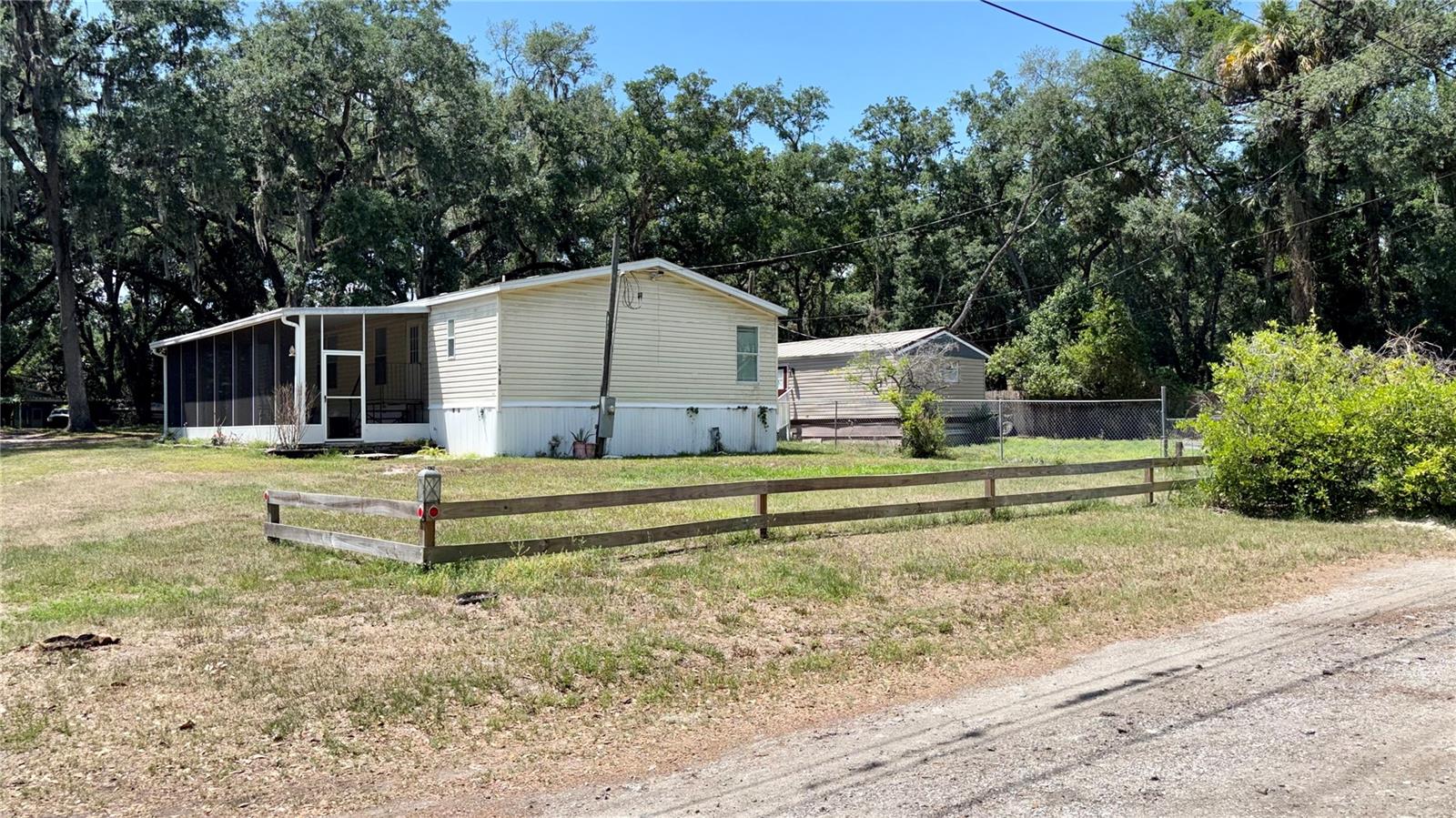 19112 Iverson Rd Property Photo 1