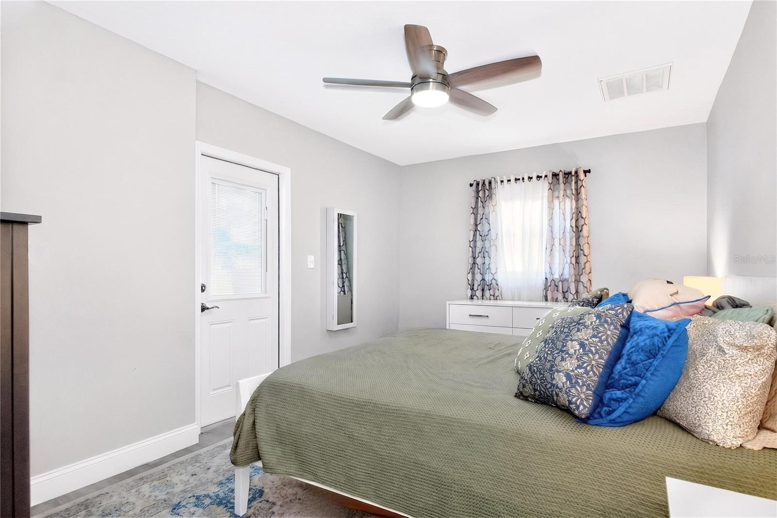 3608 W Carmen St Property Photo 18