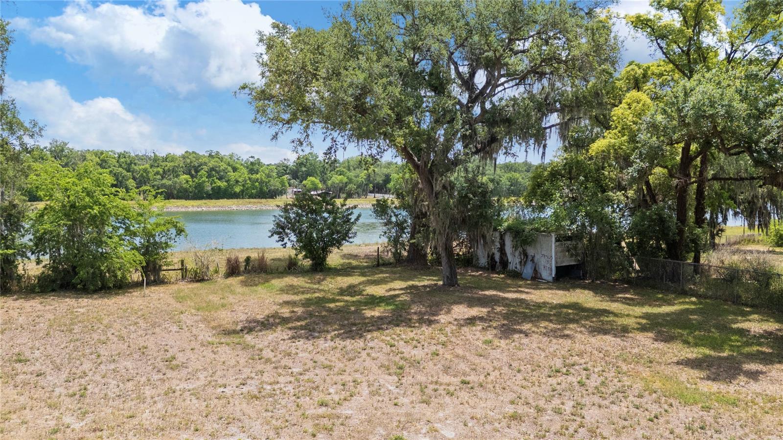 5015 Garden Ln Property Photo 16