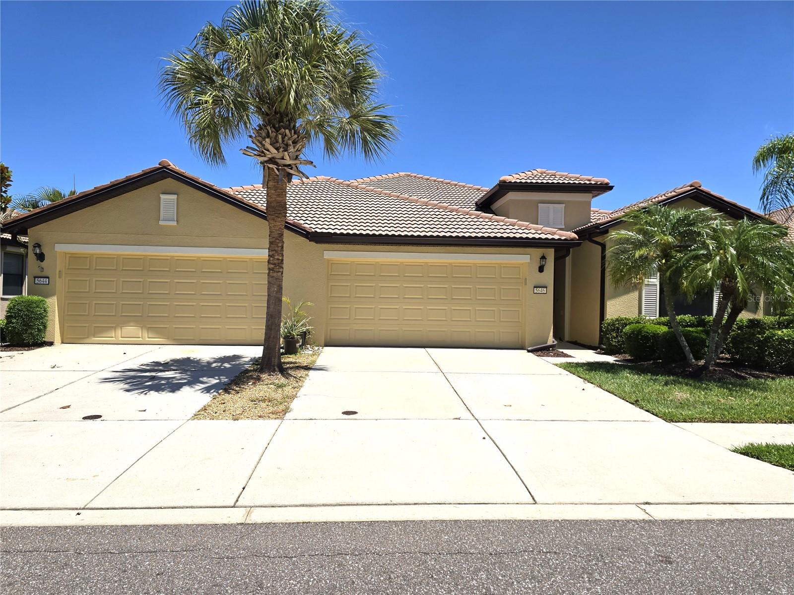 5646 Sunset Falls Dr Property Photo 1