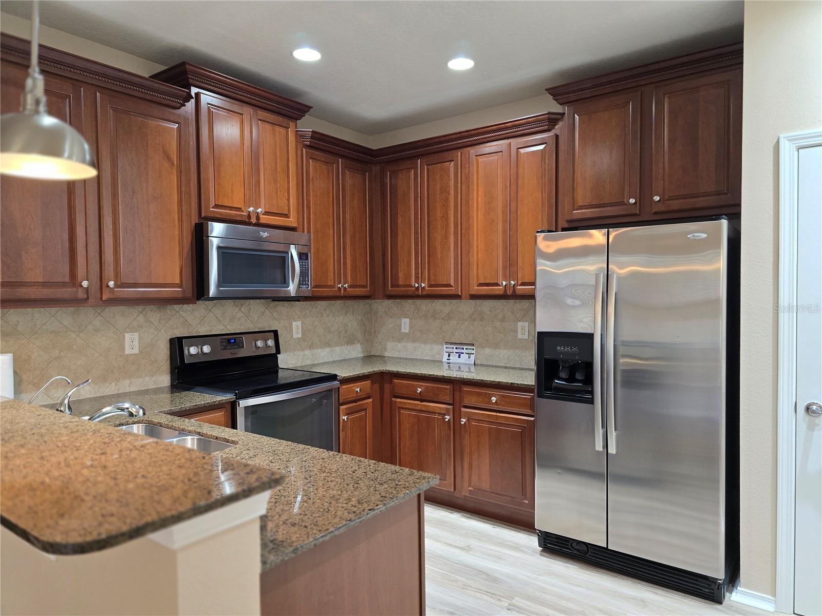 5646 Sunset Falls Dr Property Photo 3