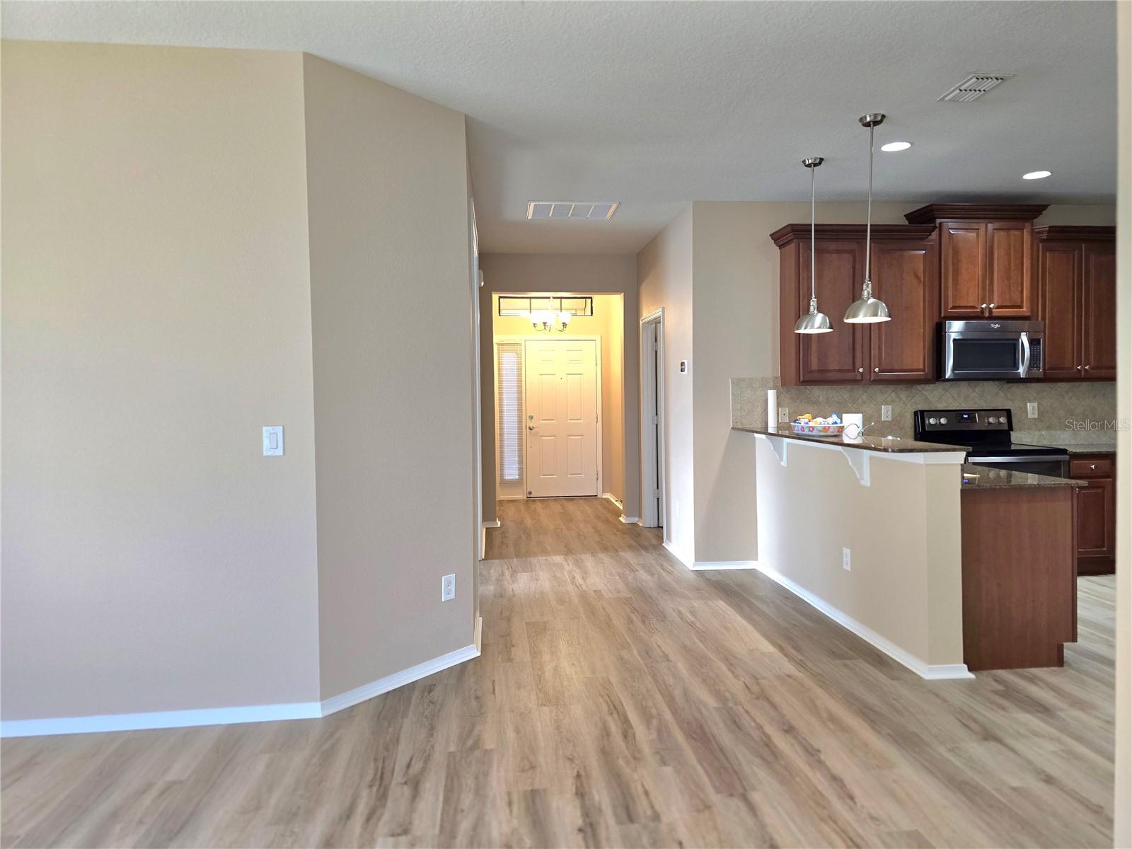 5646 Sunset Falls Dr Property Photo 4