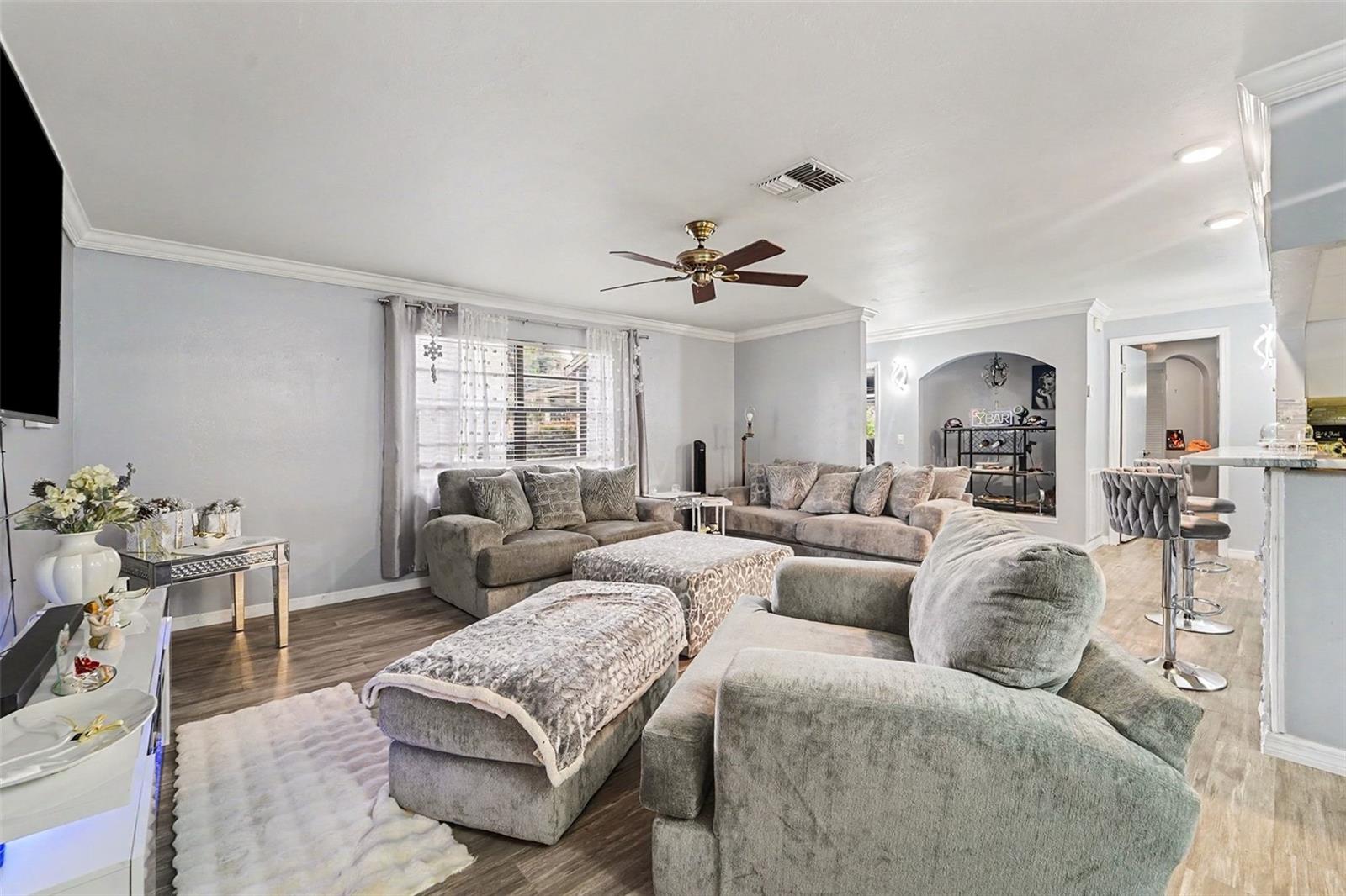 13020 Sugar Creek Blvd Property Photo 4