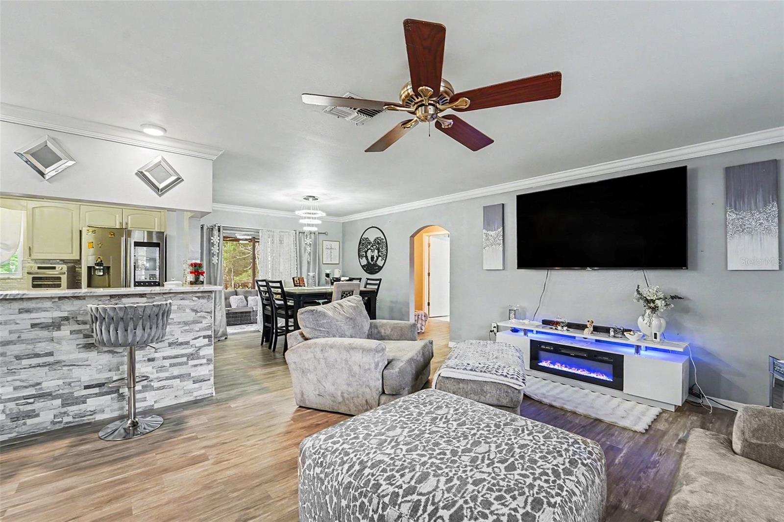 13020 Sugar Creek Blvd Property Photo 6