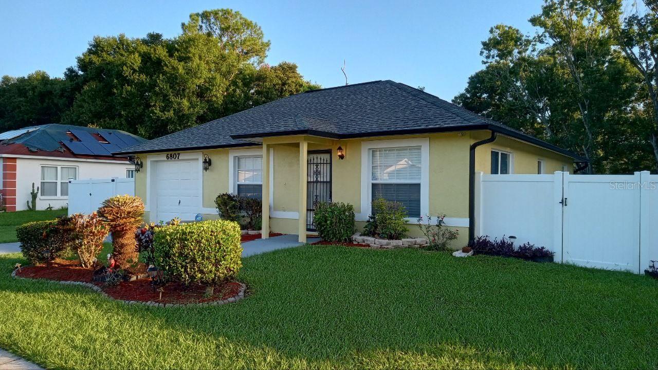 6807 Kingston Dr Property Photo 2