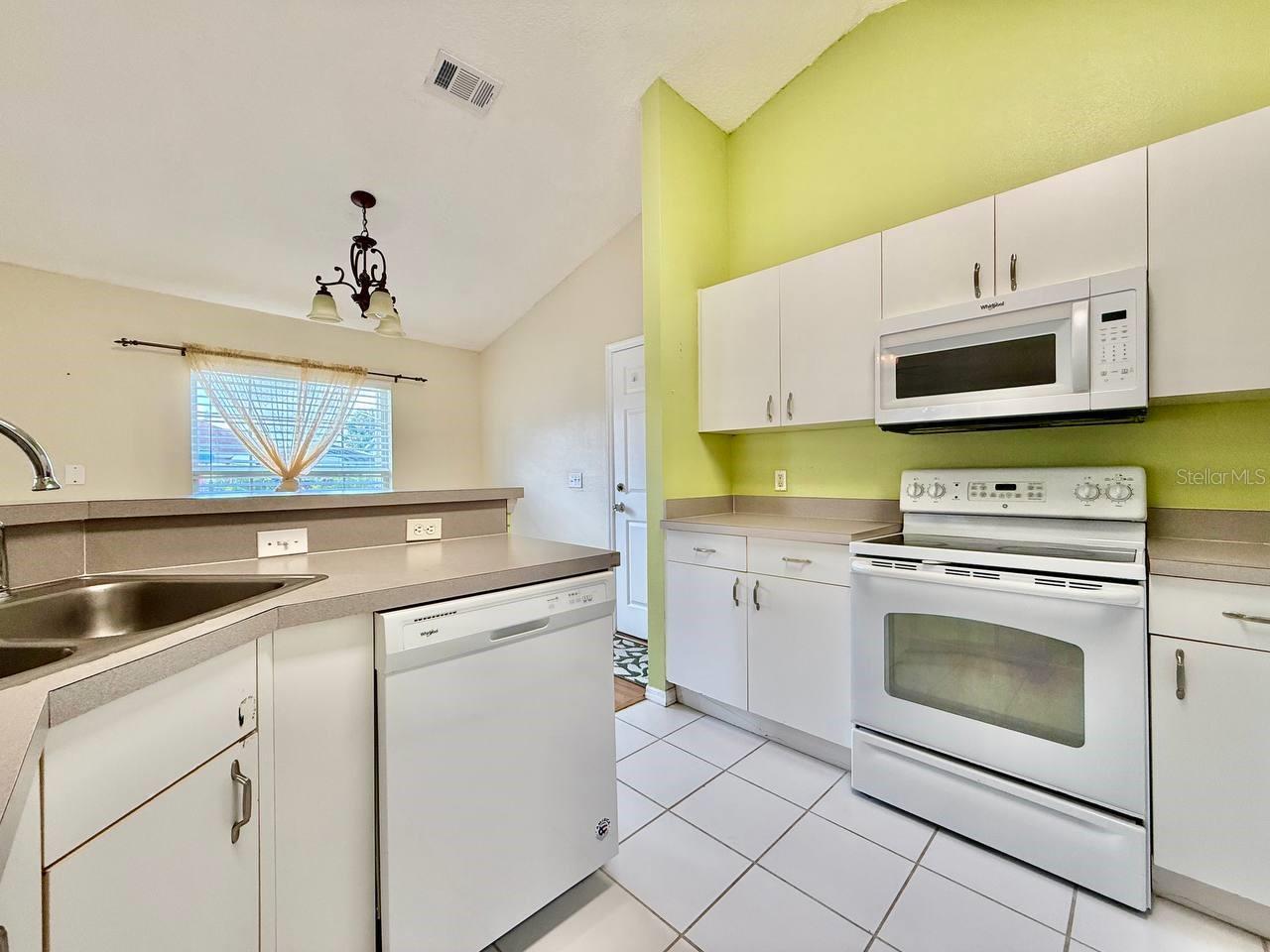 6807 Kingston Dr Property Photo 8
