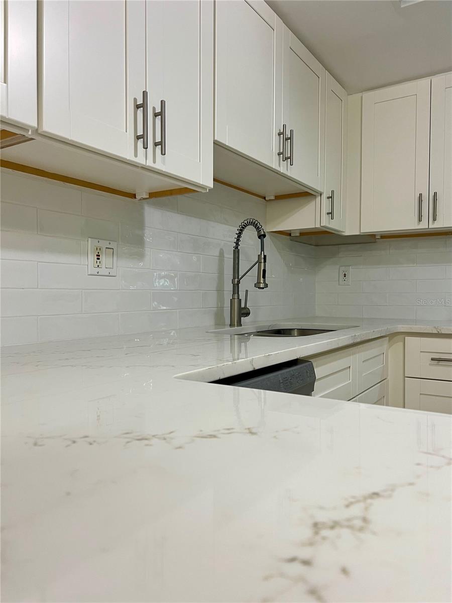 632 Edgewater Dr #139 Property Photo 9