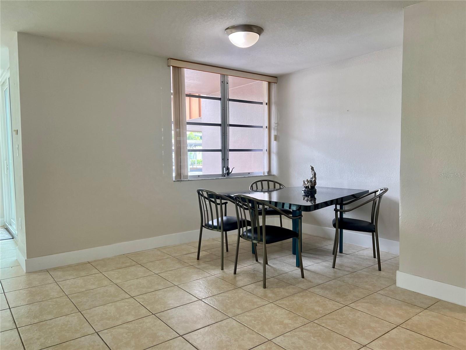 632 Edgewater Dr #139 Property Photo 10